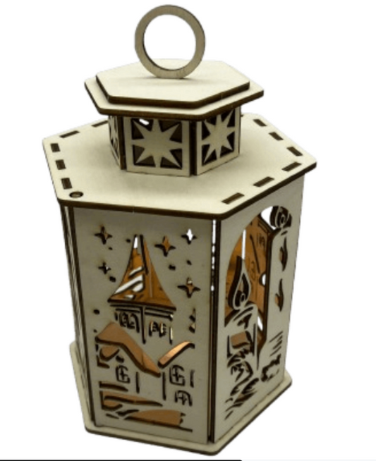 Dřevěná lucerna s motivem kostela